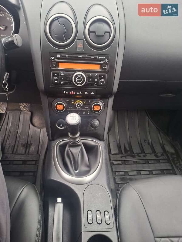 Позашляховик / Кросовер Nissan Qashqai+2 2010 в Дніпрі