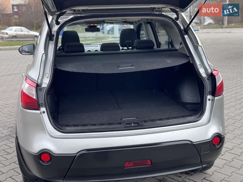 Позашляховик / Кросовер Nissan Qashqai+2 2011 в Хмельницькому