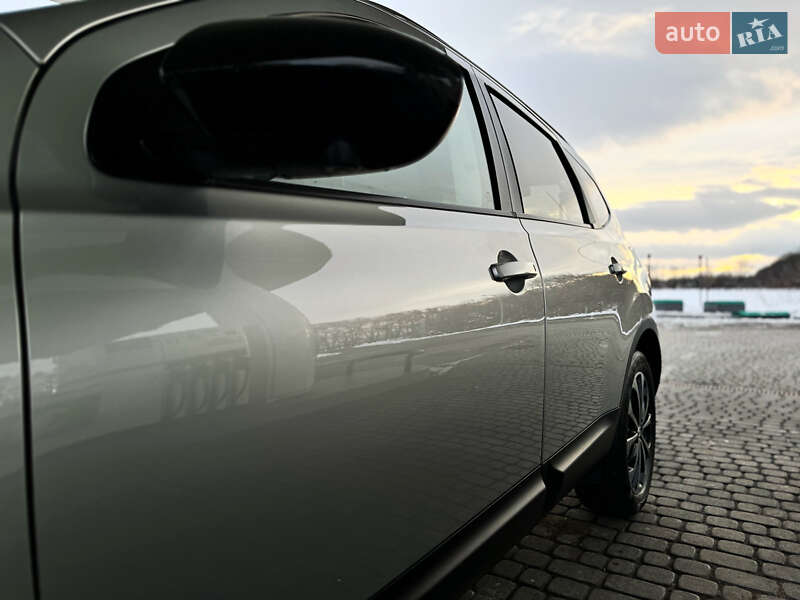 Позашляховик / Кросовер Nissan Qashqai+2 2013 в Стрию