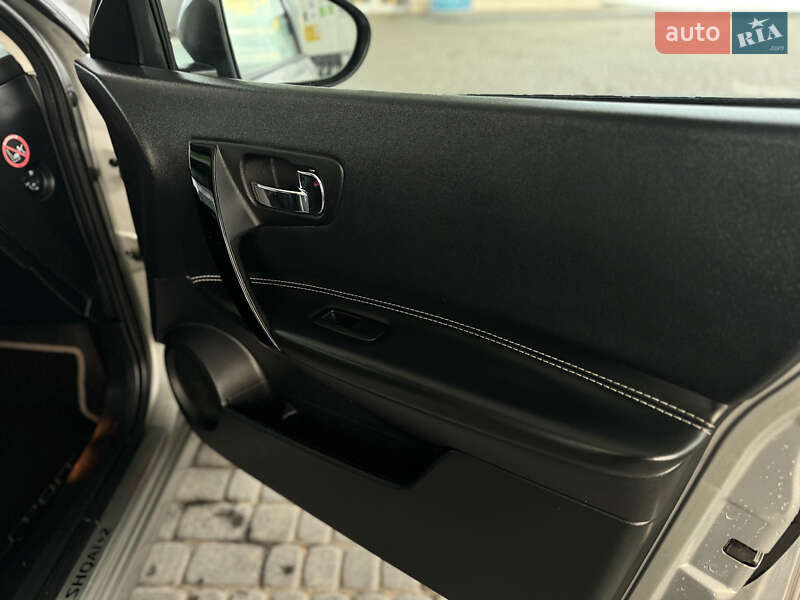 Позашляховик / Кросовер Nissan Qashqai+2 2013 в Стрию