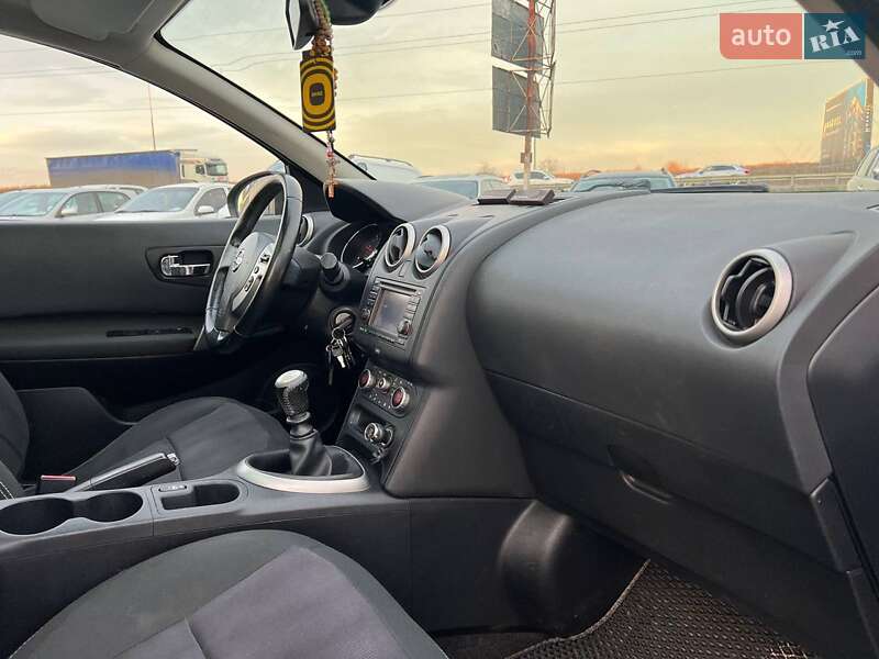 Позашляховик / Кросовер Nissan Qashqai+2 2012 в Львові