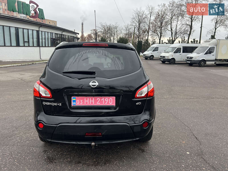 Позашляховик / Кросовер Nissan Qashqai+2 2010 в Рівному