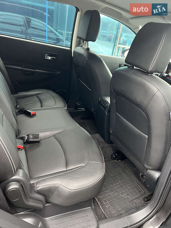 Позашляховик / Кросовер Nissan Qashqai+2 2010 в Рівному