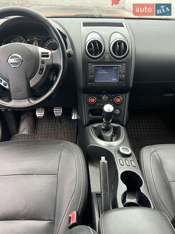 Позашляховик / Кросовер Nissan Qashqai+2 2010 в Рівному