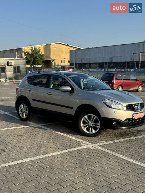 Позашляховик / Кросовер Nissan Qashqai+2 2012 в Хмельницькому
