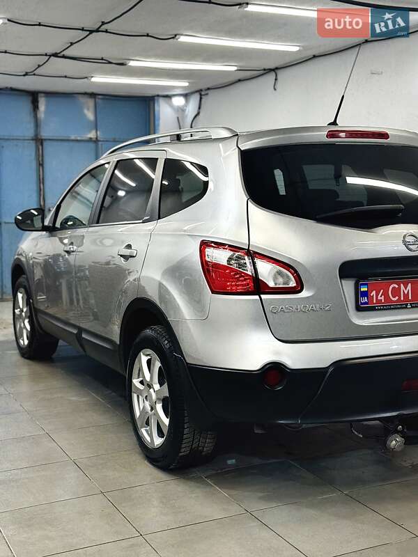 Позашляховик / Кросовер Nissan Qashqai+2 2010 в Стрию