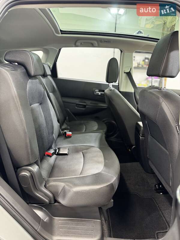 Позашляховик / Кросовер Nissan Qashqai+2 2010 в Стрию