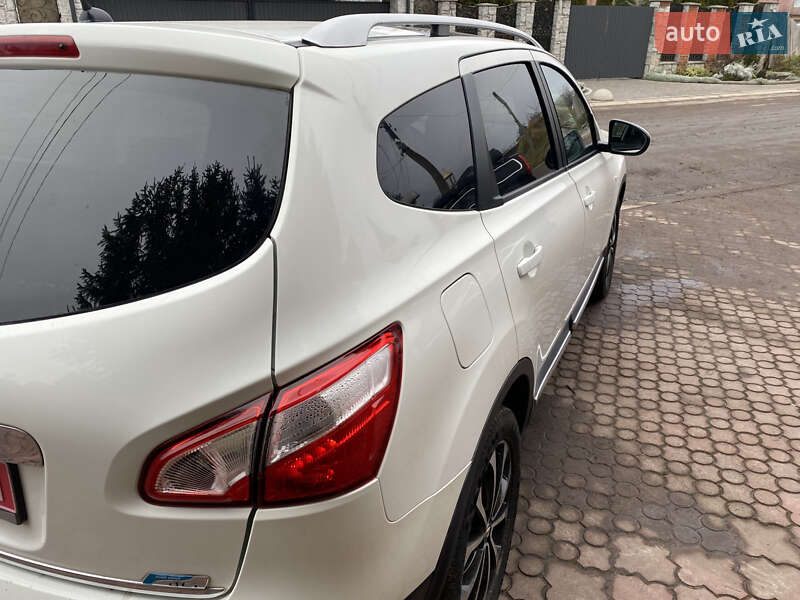 Позашляховик / Кросовер Nissan Qashqai+2 2012 в Нововолинську