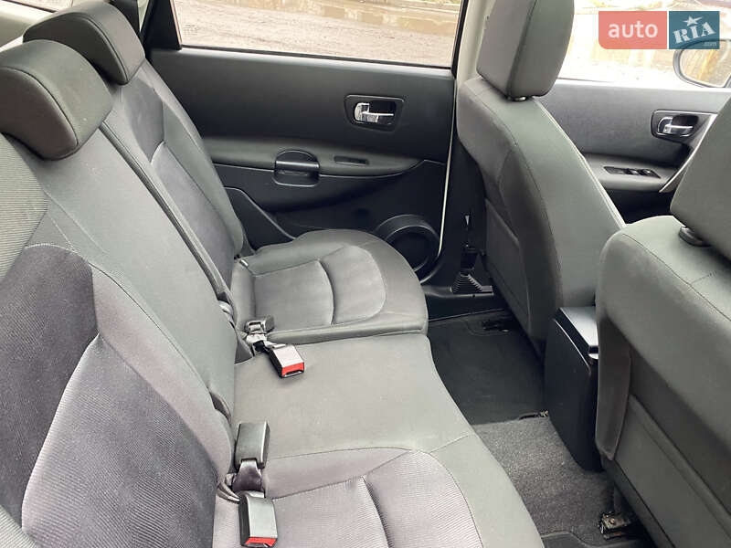 Позашляховик / Кросовер Nissan Qashqai+2 2012 в Нововолинську