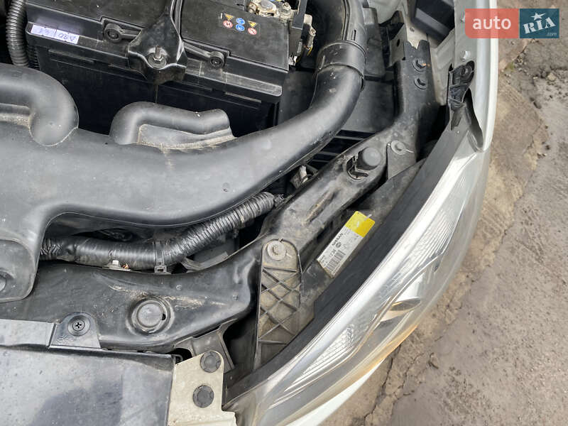 Позашляховик / Кросовер Nissan Qashqai+2 2012 в Нововолинську