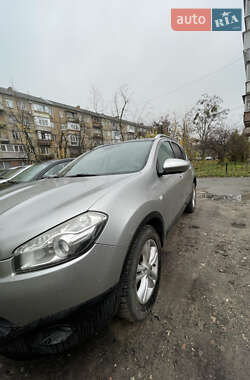 Позашляховик / Кросовер Nissan Qashqai+2 2010 в Києві
