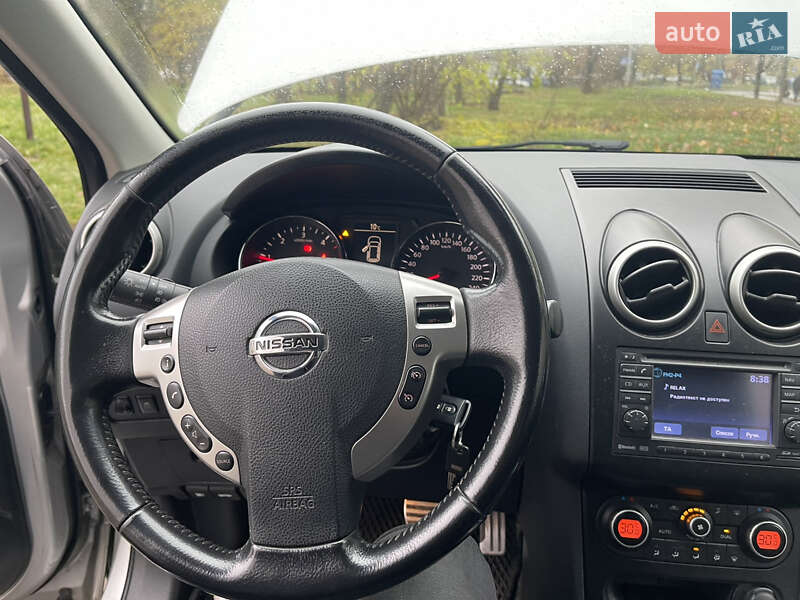 Позашляховик / Кросовер Nissan Qashqai+2 2010 в Києві