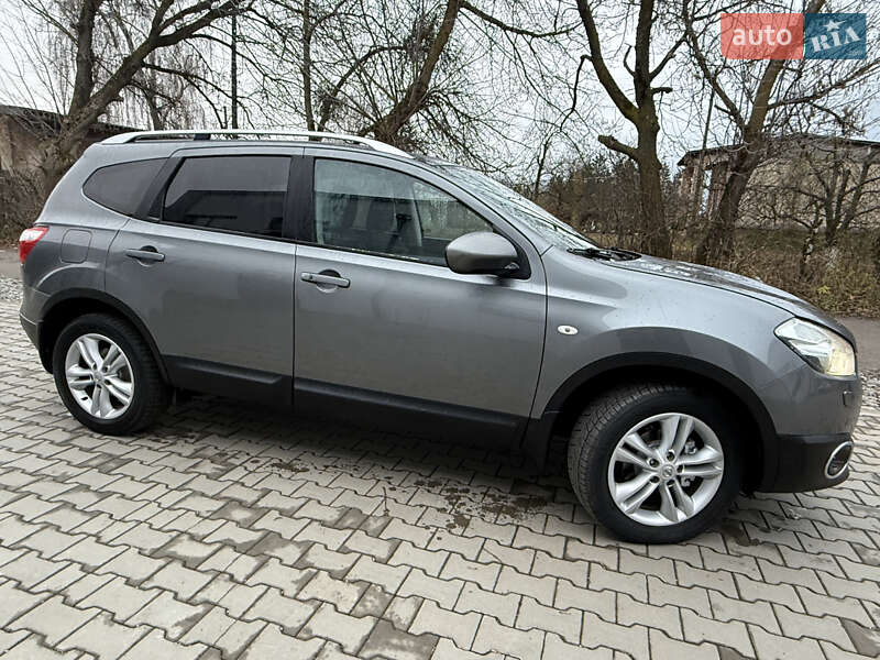 Позашляховик / Кросовер Nissan Qashqai+2 2010 в Млиніві фото 3 Позашляховик / Кросовер Nissan Qashqai+2 2010 в Млиніві