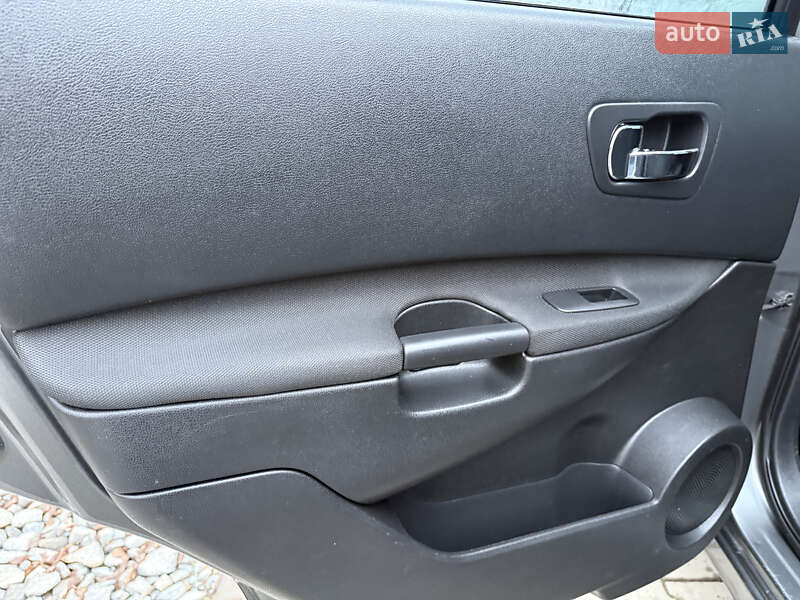 Позашляховик / Кросовер Nissan Qashqai+2 2010 в Млиніві фото 18 Позашляховик / Кросовер Nissan Qashqai+2 2010 в Млиніві