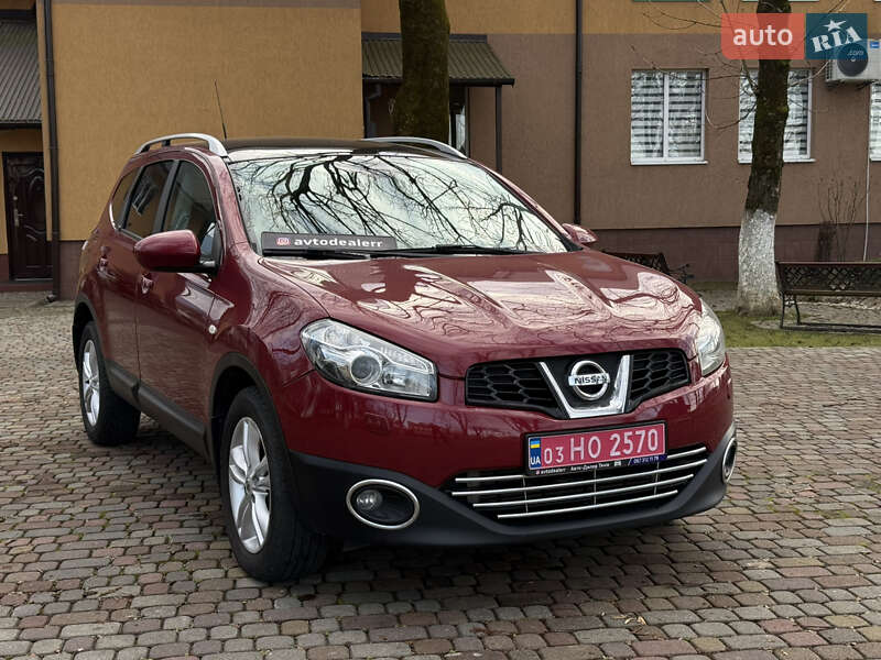 Nissan Qashqai+2 2011