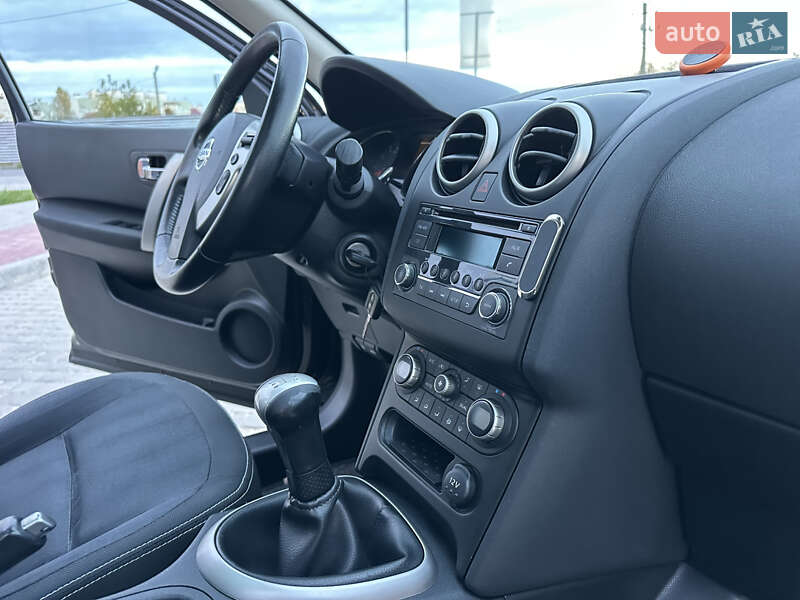 Позашляховик / Кросовер Nissan Qashqai+2 2011 в Вінниці