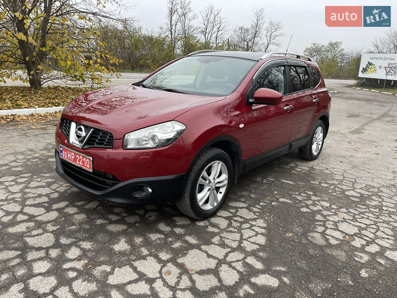 Внедорожник / Кроссовер Nissan Qashqai+2 2013 в Новоархангельске