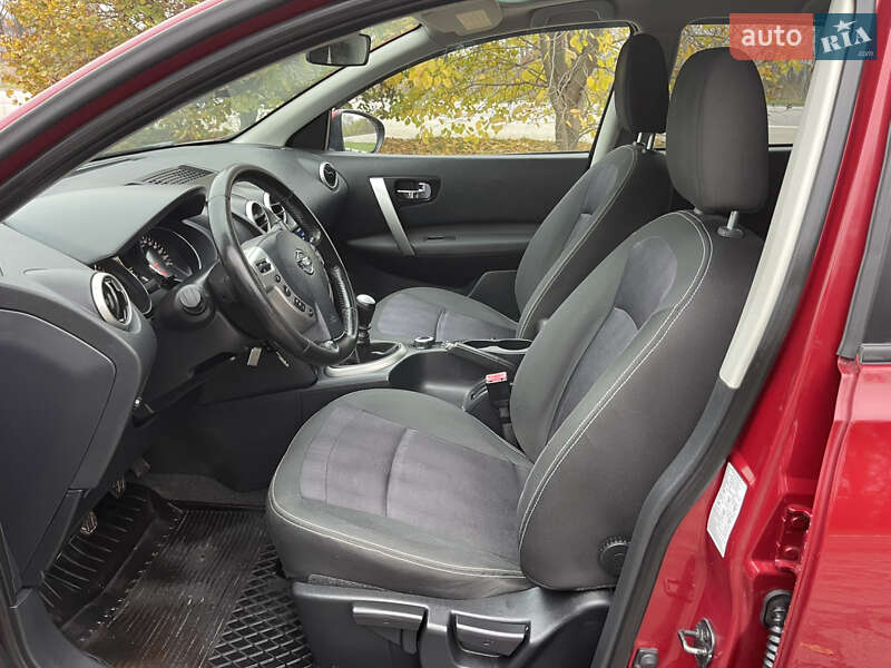 Внедорожник / Кроссовер Nissan Qashqai+2 2013 в Новоархангельске