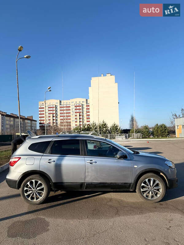 Внедорожник / Кроссовер Nissan Qashqai+2 2010 в Сумах