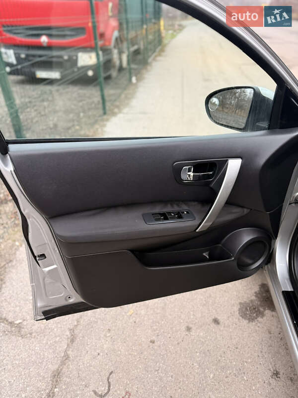 Позашляховик / Кросовер Nissan Qashqai+2 2008 в Києві