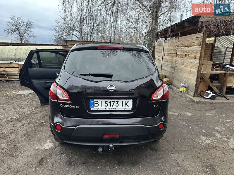 Nissan Qashqai+2 2012