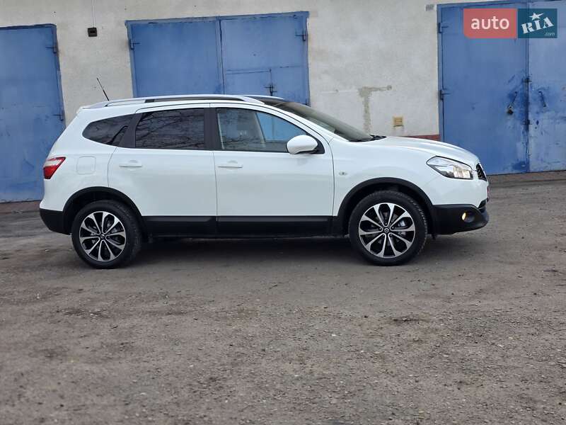Внедорожник / Кроссовер Nissan Qashqai+2 2011 в Калуше