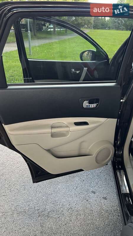 Внедорожник / Кроссовер Nissan Qashqai+2 2010 в Залещиках