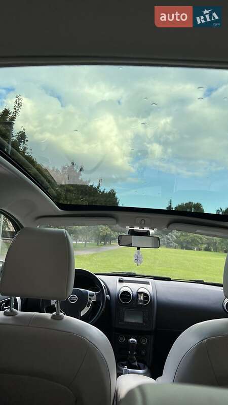 Внедорожник / Кроссовер Nissan Qashqai+2 2010 в Залещиках