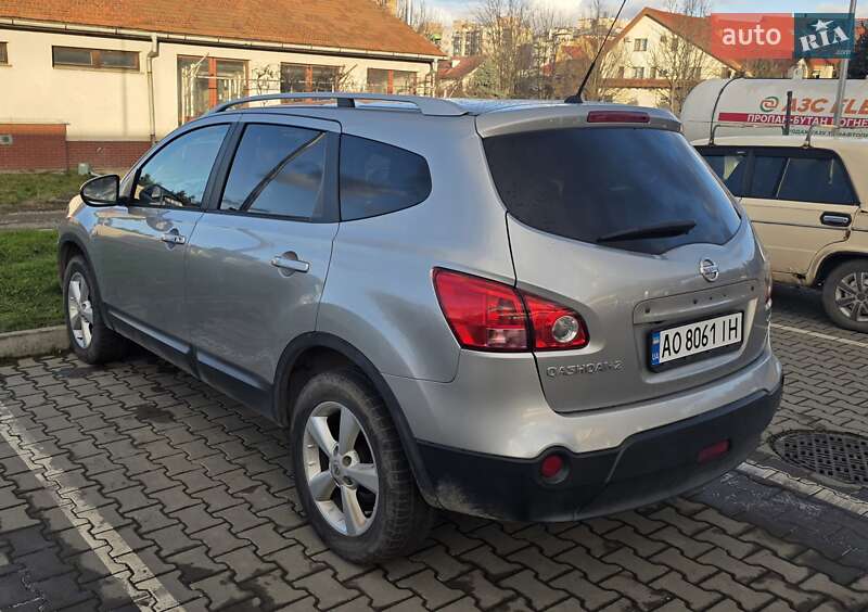 Внедорожник / Кроссовер Nissan Qashqai+2 2009 в Ужгороде