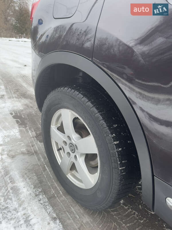 Позашляховик / Кросовер Nissan Qashqai+2 2011 в Луцьку