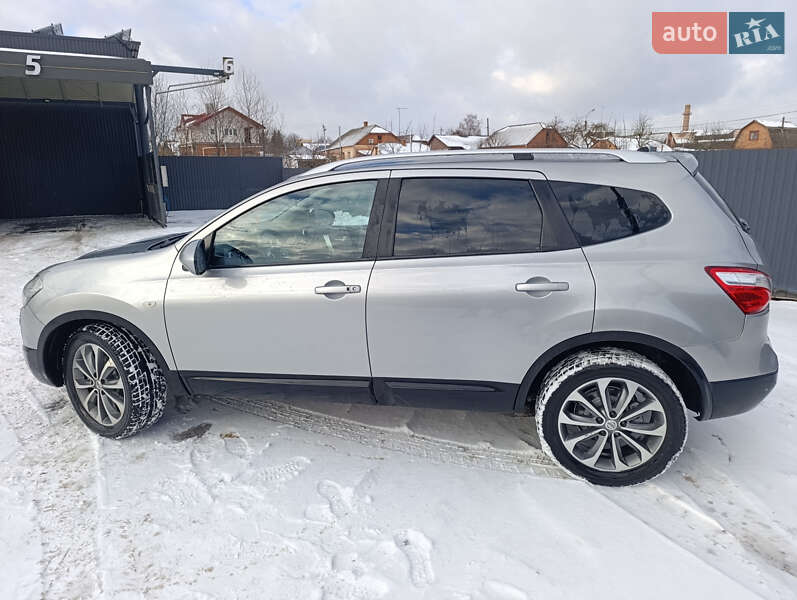 Внедорожник / Кроссовер Nissan Qashqai+2 2010 в Хмельницком
