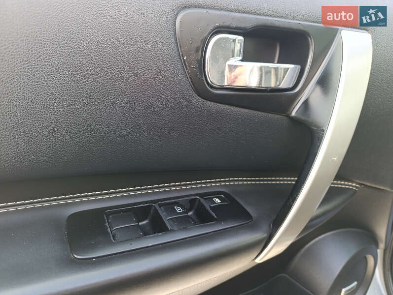 Внедорожник / Кроссовер Nissan Qashqai+2 2010 в Хмельницком