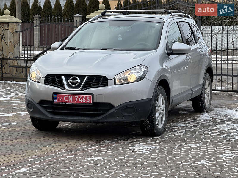 Nissan Qashqai+2 2011