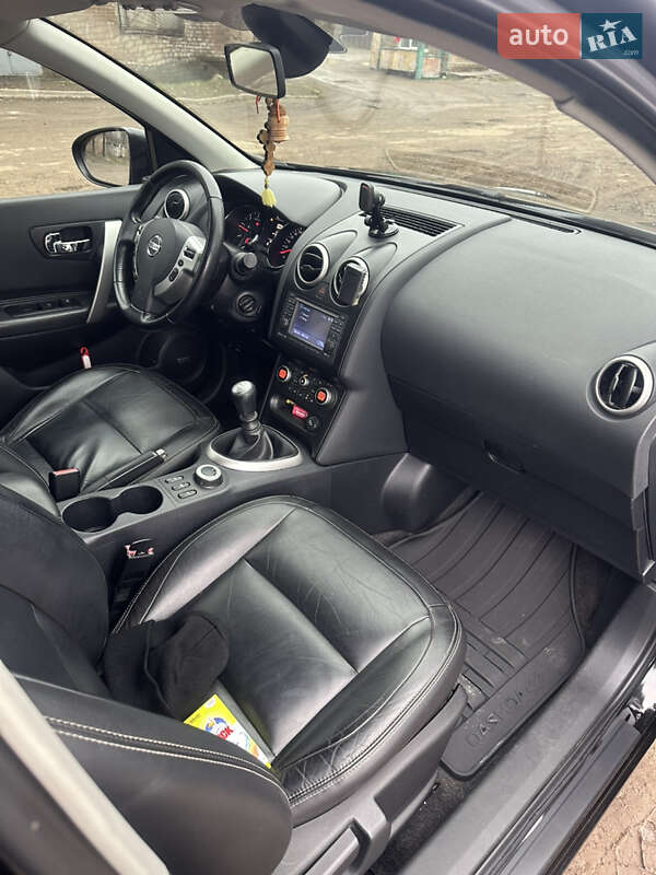 Внедорожник / Кроссовер Nissan Qashqai+2 2010 в Запорожье