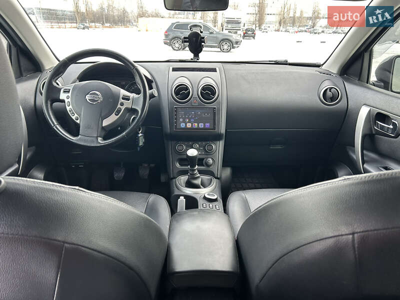 Позашляховик / Кросовер Nissan Qashqai+2 2012 в Києві
