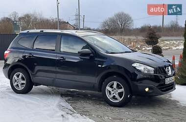 Позашляховик / Кросовер Nissan Qashqai+2 2010 в Івано-Франківську