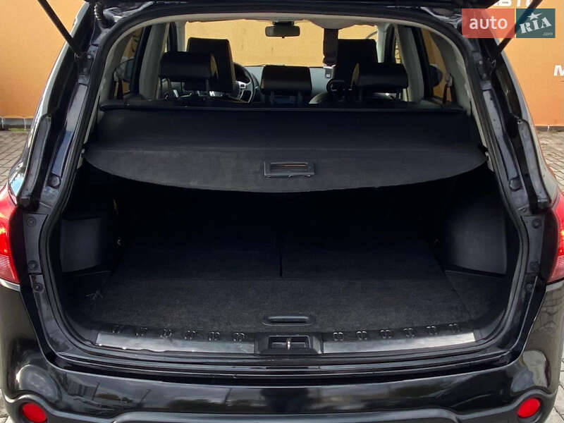 Позашляховик / Кросовер Nissan Qashqai+2 2010 в Рівному