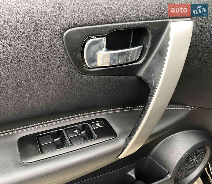 Позашляховик / Кросовер Nissan Qashqai+2 2010 в Рівному