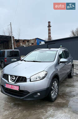 Внедорожник / Кроссовер Nissan Qashqai+2 2010 в Сумах