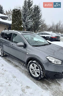 Позашляховик / Кросовер Nissan Qashqai+2 2012 в Львові
