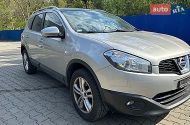 Внедорожник / Кроссовер Nissan Qashqai+2 2012 в Черновцах