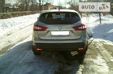 Внедорожник / Кроссовер Nissan Qashqai 2014 в 