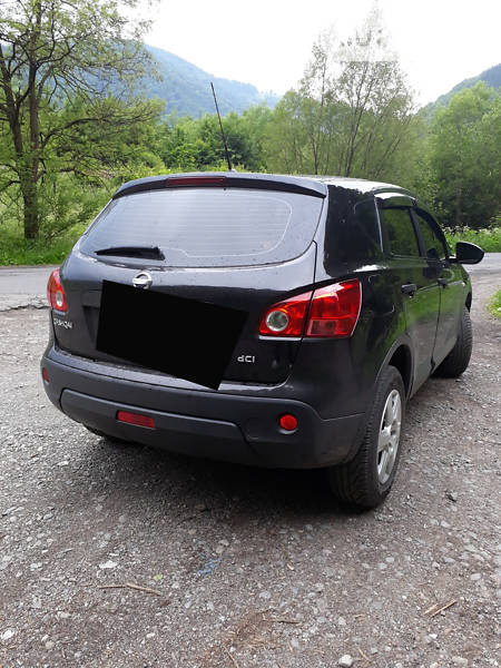 Минивэн Nissan Qashqai 2008 в Рахове