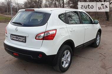 Позашляховик / Кросовер Nissan Qashqai 2013 в 