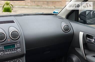 Позашляховик / Кросовер Nissan Qashqai 2011 в 