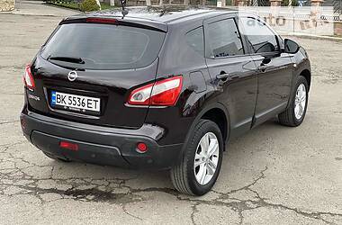 Позашляховик / Кросовер Nissan Qashqai 2011 в 
