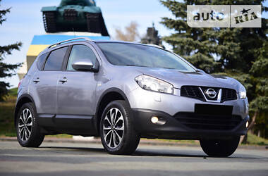 Позашляховик / Кросовер Nissan Qashqai 2010 в 