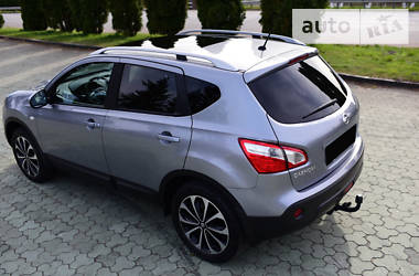 Позашляховик / Кросовер Nissan Qashqai 2010 в 