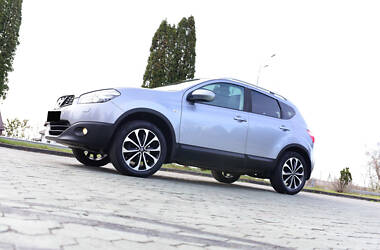 Позашляховик / Кросовер Nissan Qashqai 2010 в 