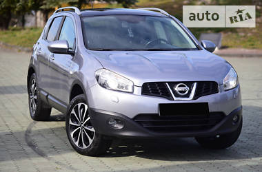 Позашляховик / Кросовер Nissan Qashqai 2010 в 